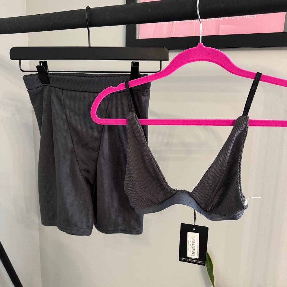 PrettyLittleThing Charcoal Grey Plunge Bralet and Ribbed Bike Shorts NWT Size 4